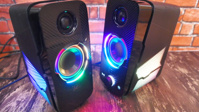 ド派手に光ってゲームを演出！ゲーミング専用スピーカー「JBL QUANTUM