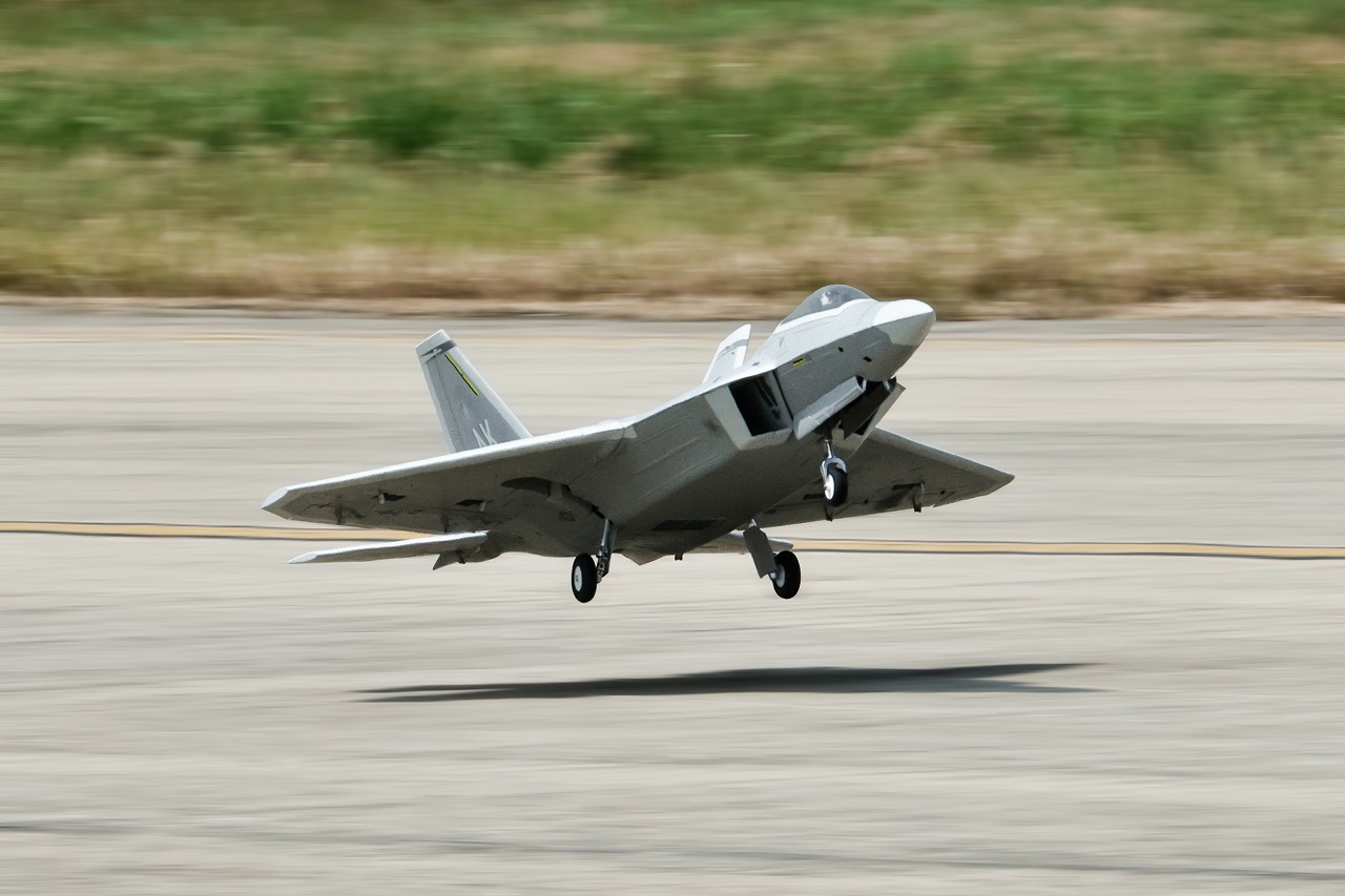 ラジコン飛行機 ラジコン飛行機・零戦の通販は【ラジコン1】