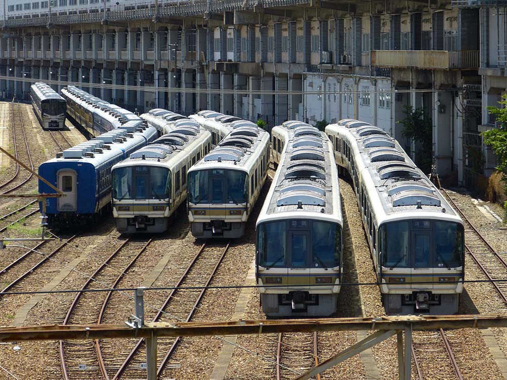 JR西日本】宮原支所留置中の221系の様子（8月） | Railway Enjoy Net