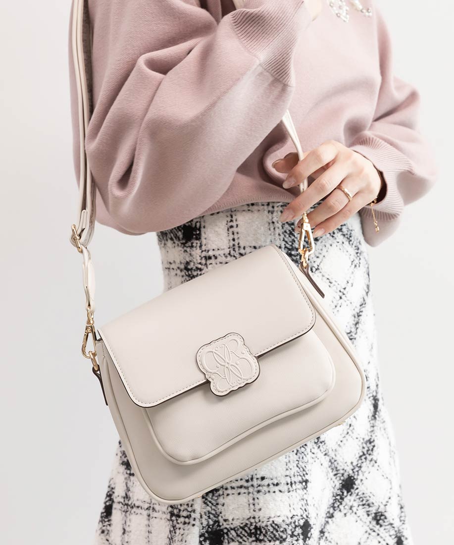 エンボスモノグラムショルダーバッグRANDA公式サイト