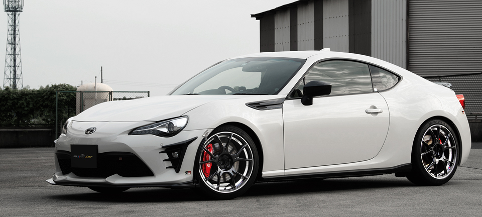 ホイールのトータルメーカー SSR｜純正にはできないホイールをカタチに