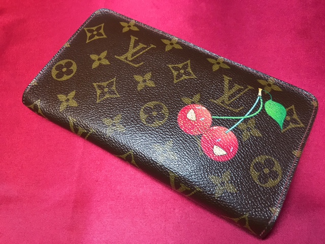 ルイ・ヴィトン】モノグラムチェリー 村上隆 ポルトモネジップ 長財布