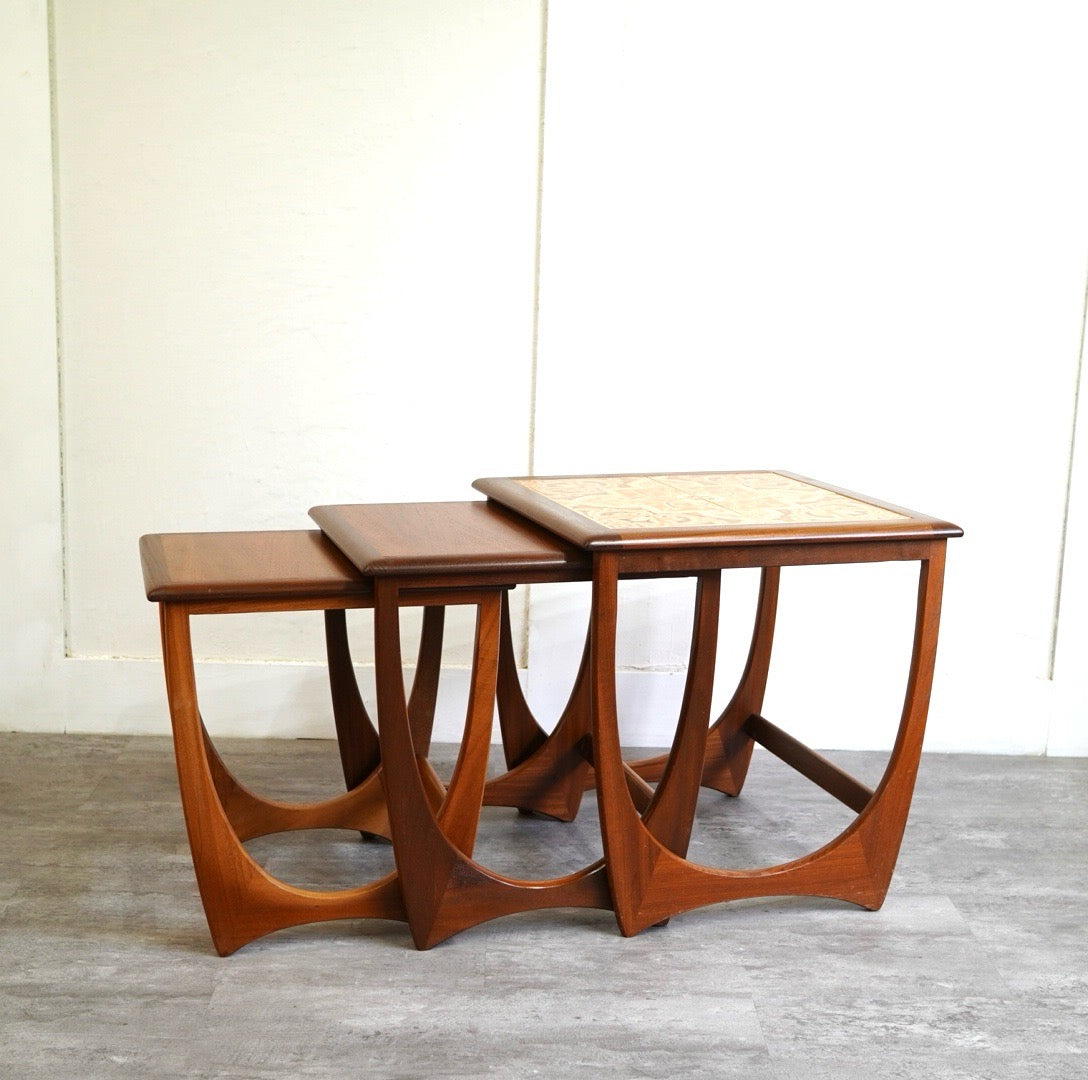 ジープラン / G-PLAN タイルトップ ネストテーブル コーヒーテーブル