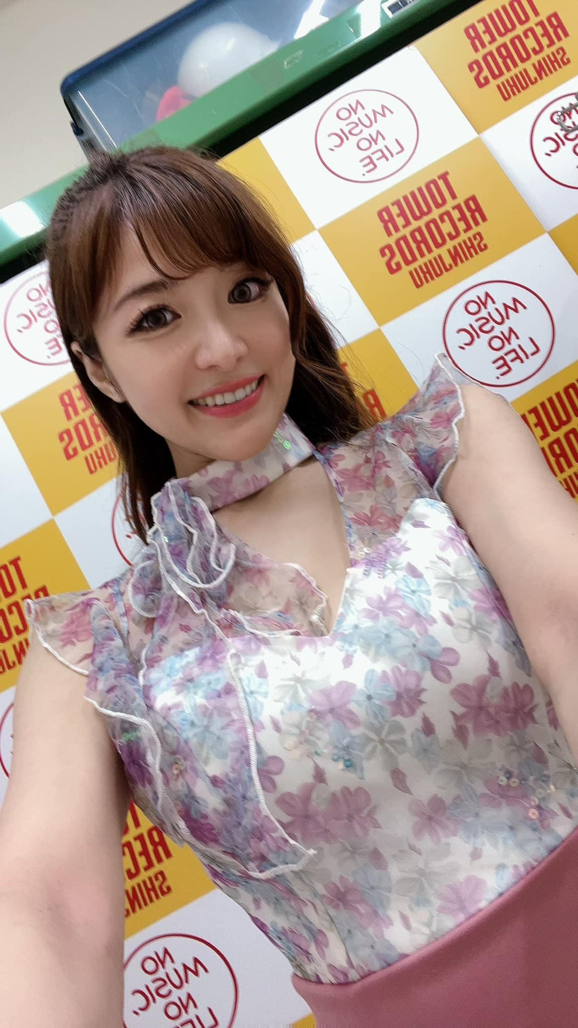 入場無料❣️明日11/17(金)はタワレコ渋谷店で サイン会＆ミニライブ