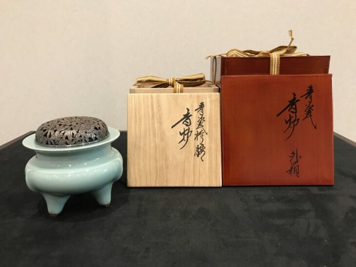 諏訪蘇山 作 『青磁袴腰香炉』 ｜骨董品買取 緑和堂