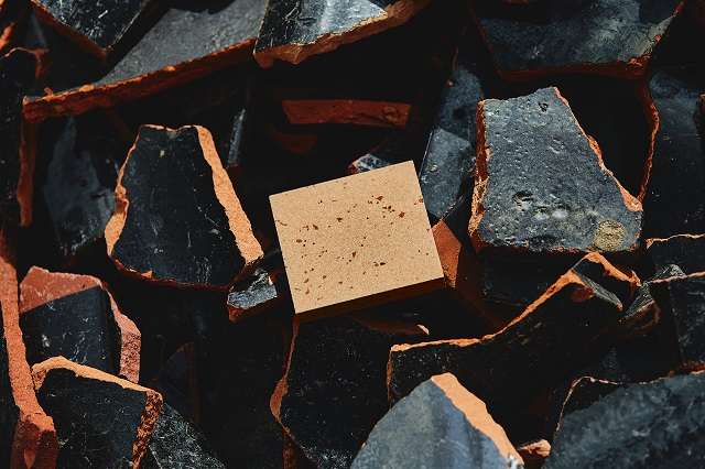 CACL×LIXIL×永山祐子建築設計、能登半島地震・被災家屋の「黒瓦」を