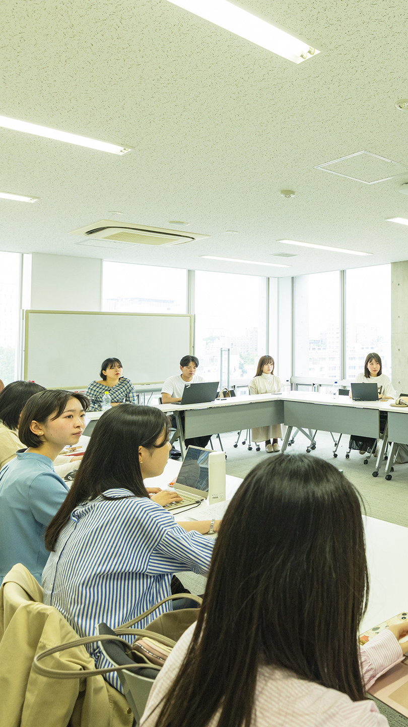 早稲田大学 文学部