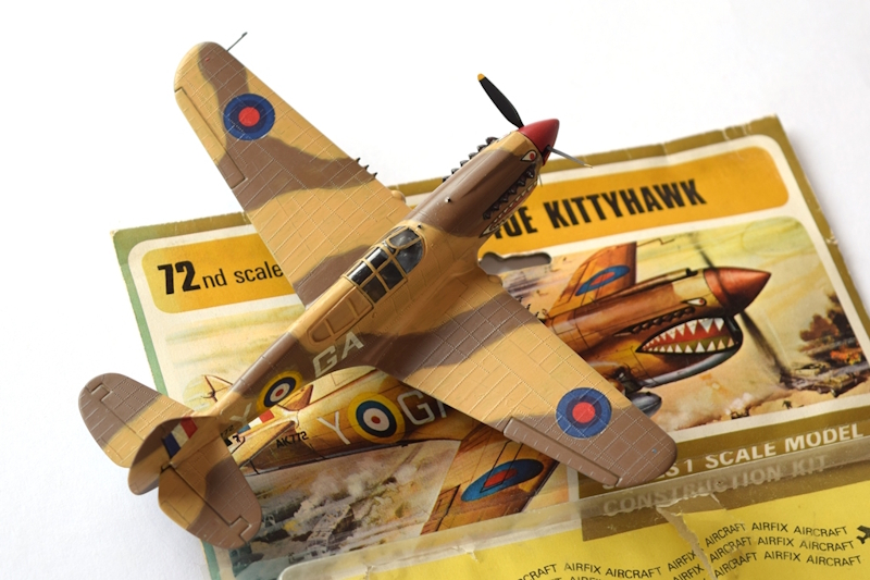 P-40E キティホーク(エアフィックス 1/72)＞ 飛行機プラモデル製作