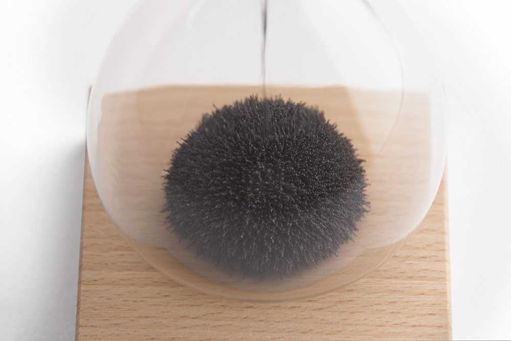 Magnetic Hourglass / Kikkerland