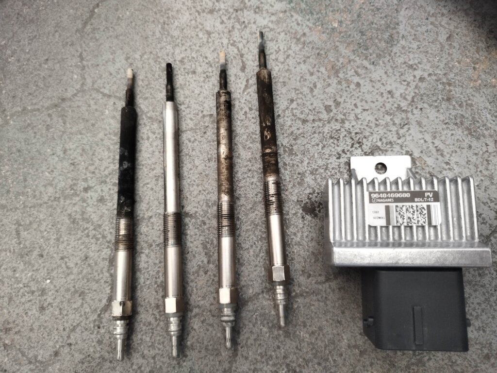 修理】《NV350 日産キャラバン VW2E26》エンジン始動時に警告灯が点滅