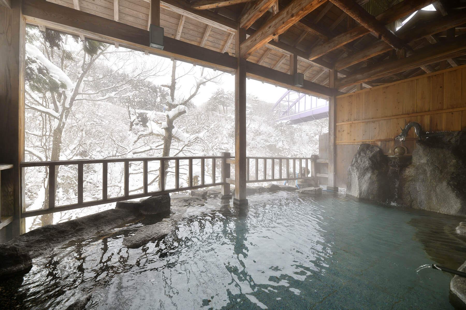 温泉 | 会津湯野上温泉 花鳥華やか風月の宿 【藤龍館】