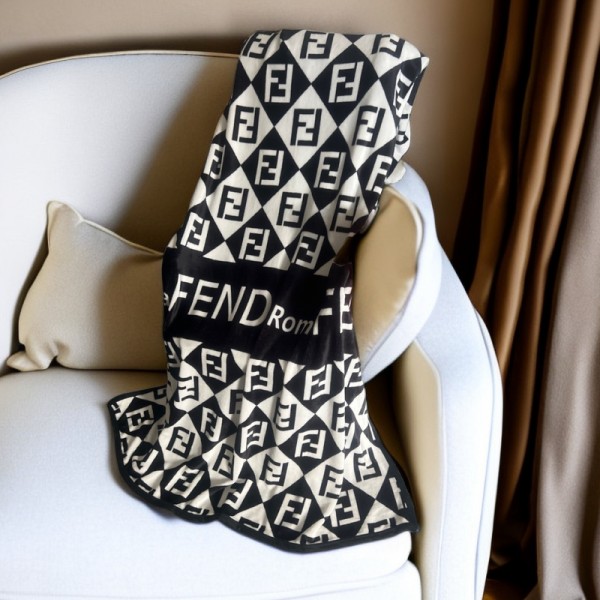 ブランド FENDI 毛布 掛けブランケット ひざ掛け フェンディ