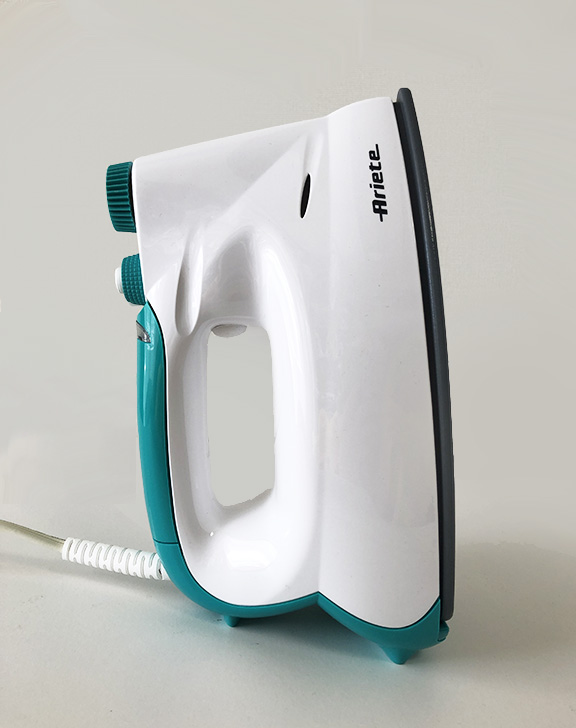 アリエッテ・ボイラー内蔵型パワースチームアイロン スカンジラックス