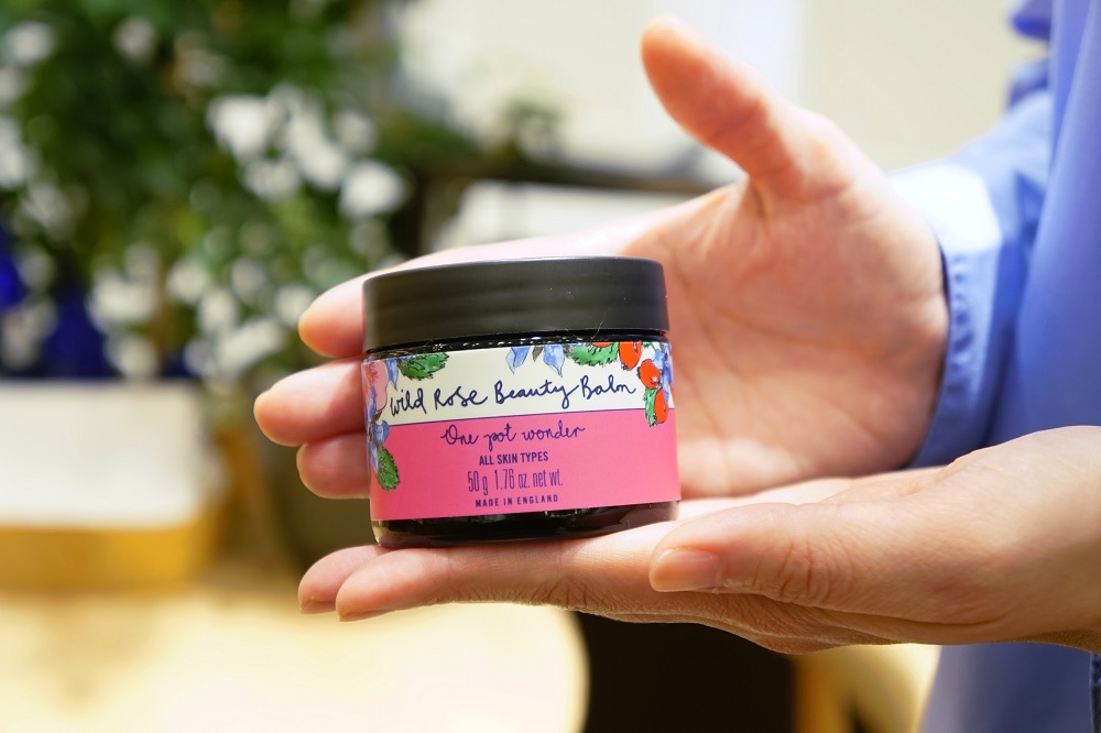 ローズヒップたっぷり！香りと共にうるおう 〈NEAL'S YARD REMEDIES