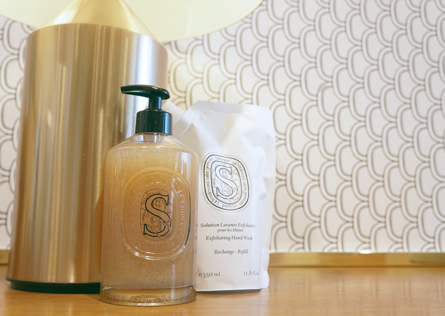 新生活のギフトに〈Diptyque (ディプティック)〉の美しいガラスボトル