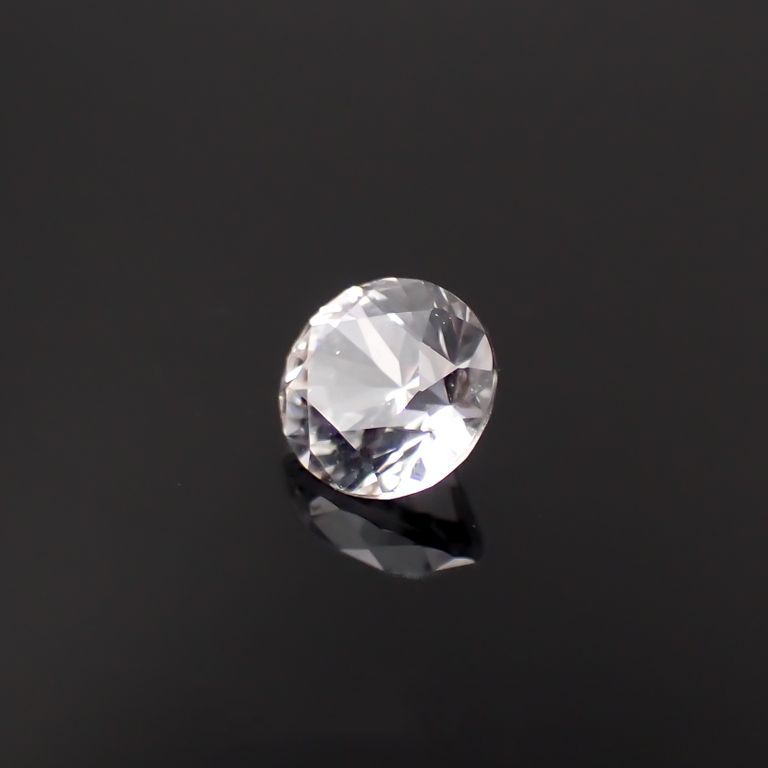 フェナカイト(宝石名ホワイト・フェナカイト)ロシア産 0.535ct ソ付(彩