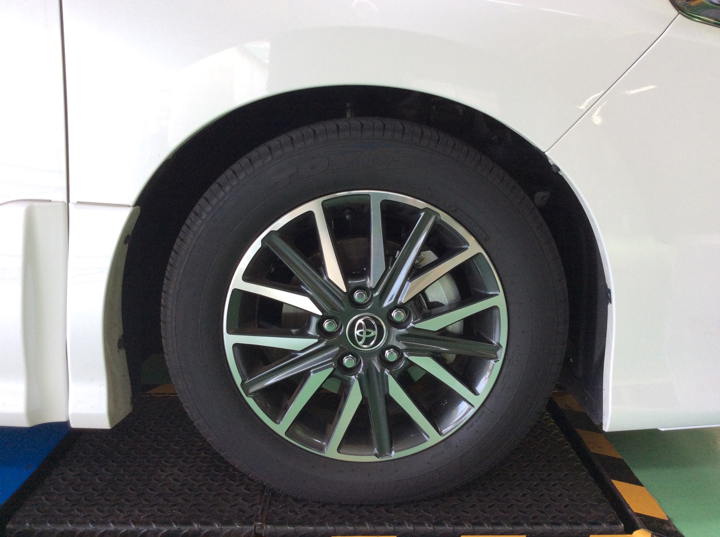 VOXY 80型 煌IIにダウンサス「RSR Ti2000ダウン」取り付け