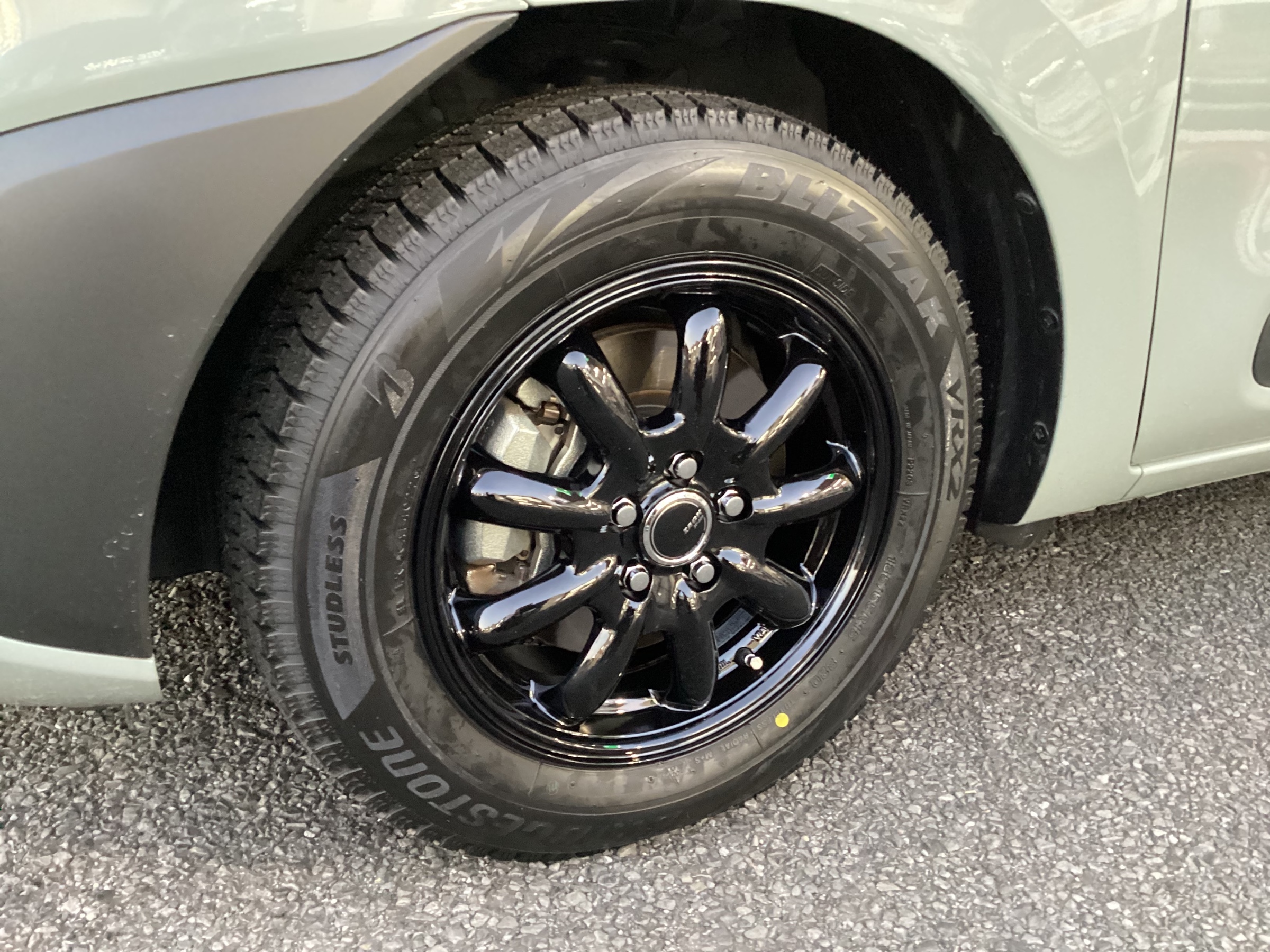 シエンタHV（MXPL10G）スタッドレスセット取付 | 店舗おススメ情報