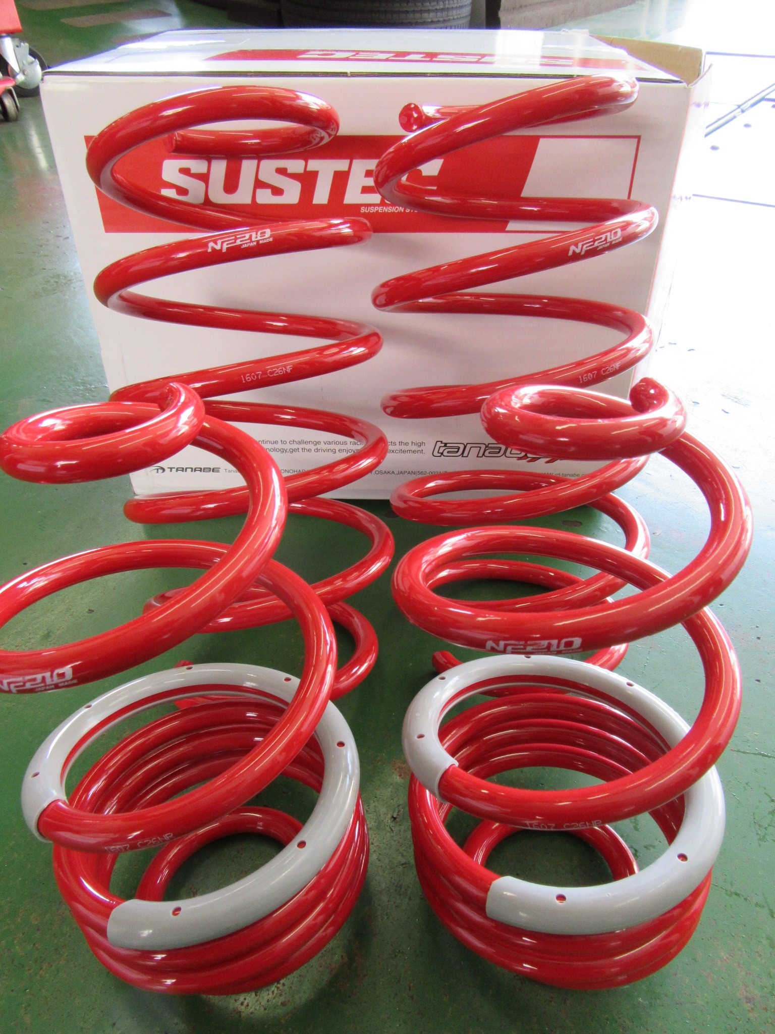 C26セレナ タナベダウンサス「NF210」取り付け | 店舗おススメ情報