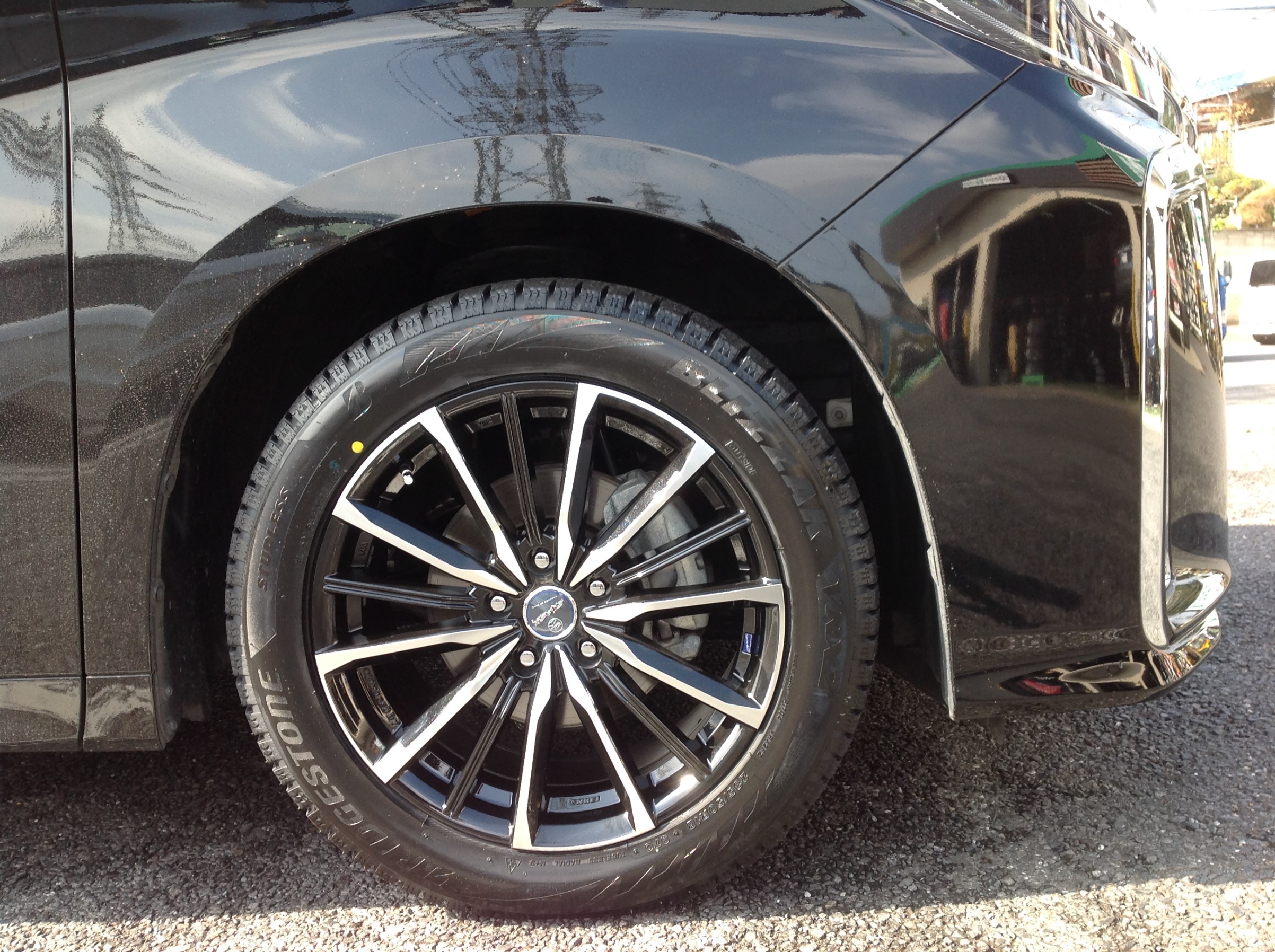 トヨタ・30系アルファード スタッドレスタイヤセット！ | 店舗おススメ