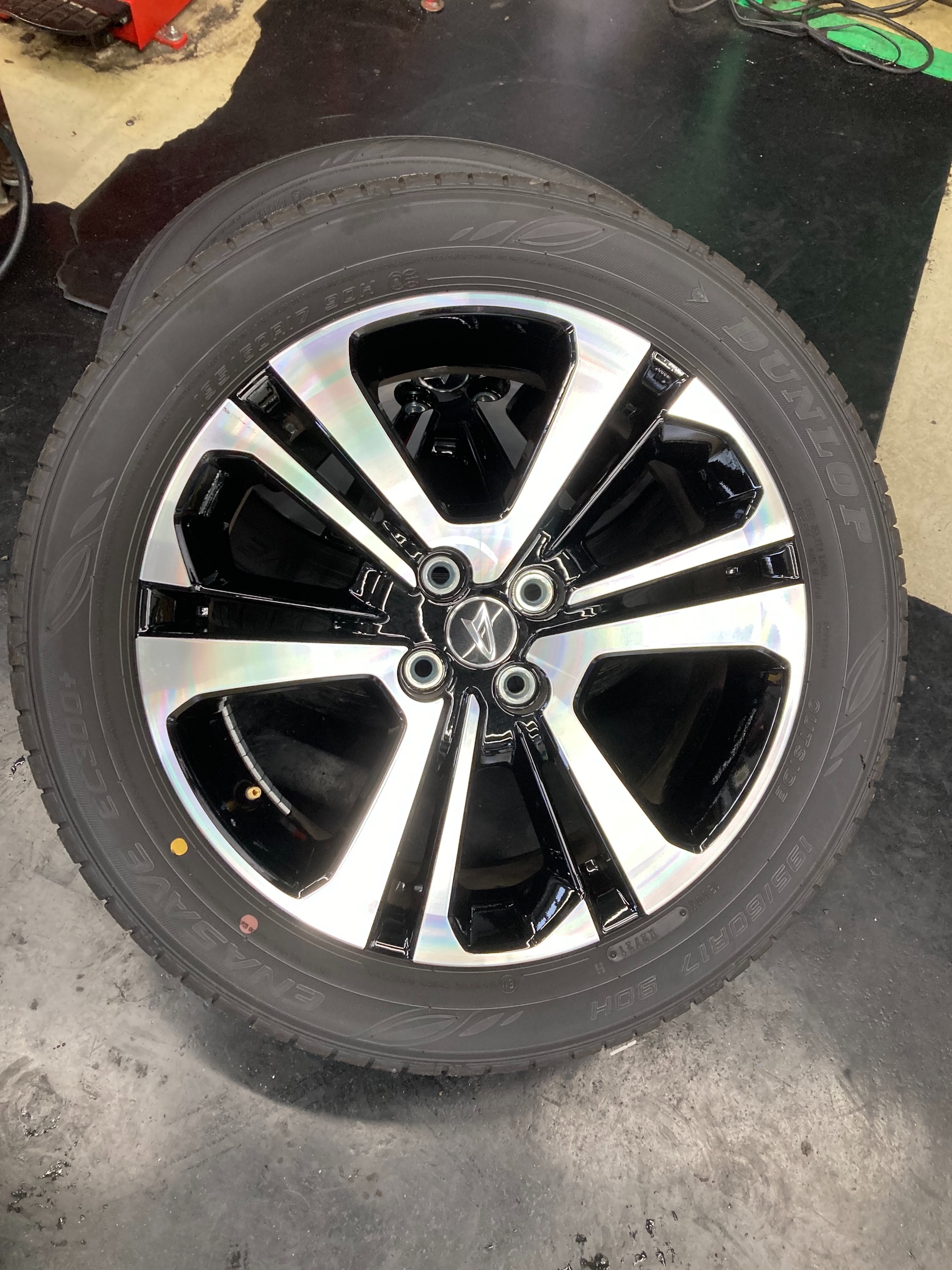 ロッキー『WORK エモーションZR10 17インチ』取付 | 店舗お