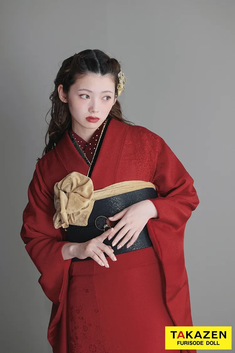 ヴィンテージスタイル 赤 無地 目立つ振袖 個性的 スタイリッシュ