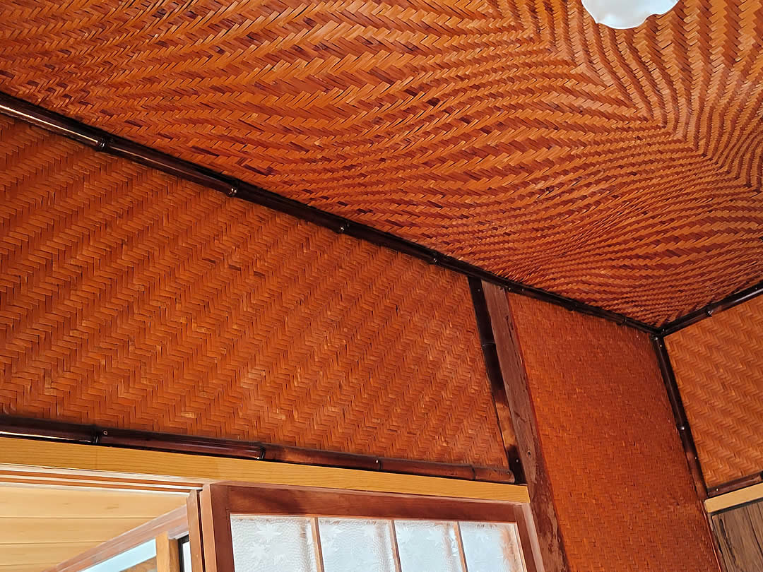 竹網代編と煤竹の天井 - 竹虎四代目がゆく！