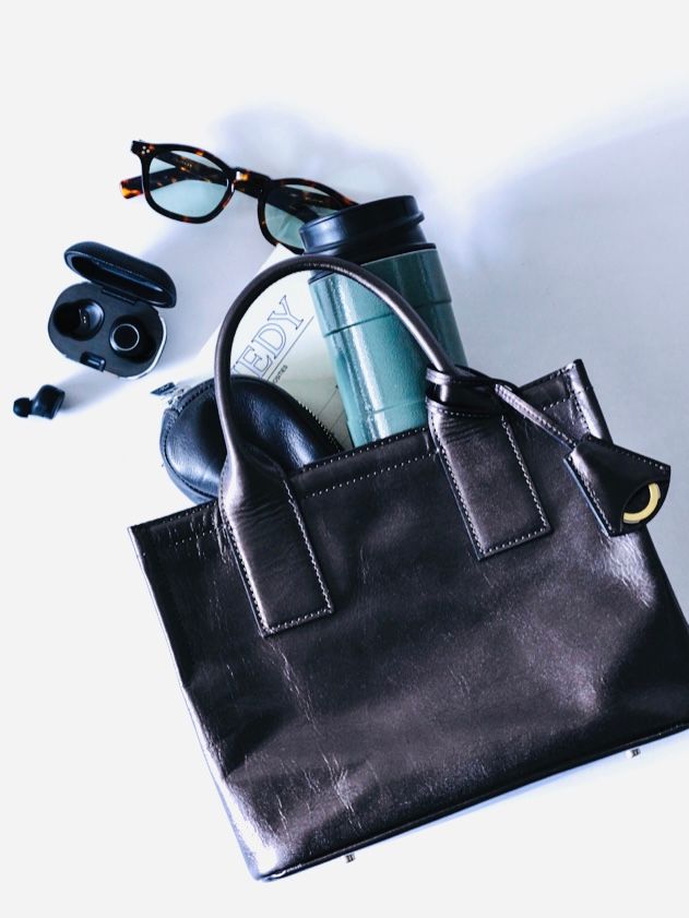 aniary - Metallic Leatherミニトート(牛革/日本製)シルバーブラック