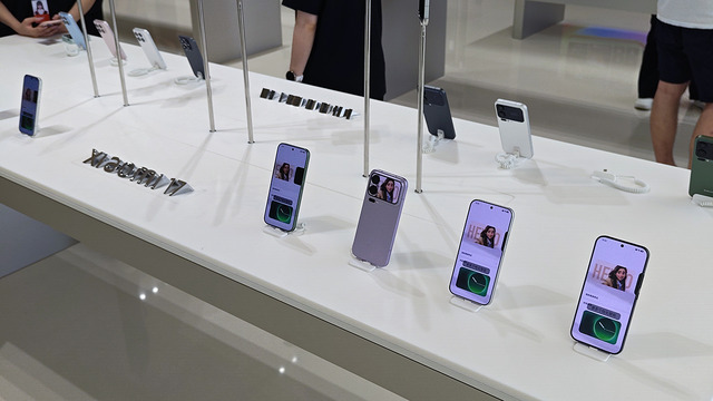 Xiaomi 17 Pro Maxの背面ディスプレイを確かめに中国シャオミストアへ