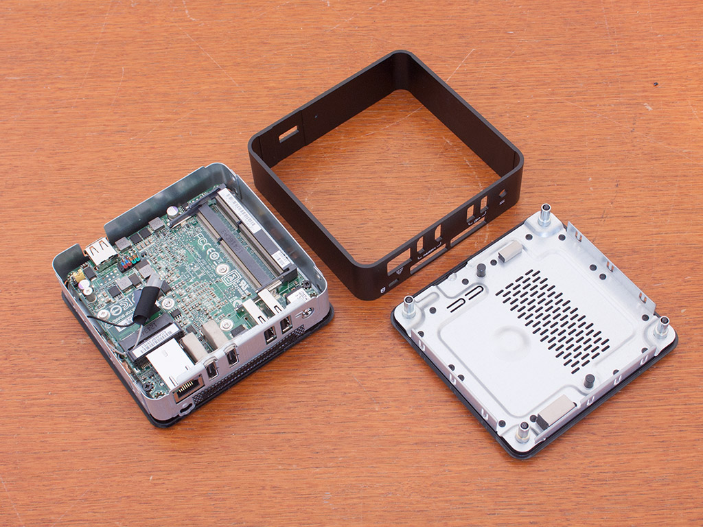 Intel NUC DC3217IYE (Next Unit of Computing) Review - A Closer