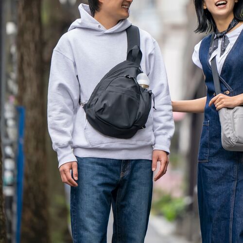 SOBIA】 ママカル アクティブボディバッグ 7ポケット 軽量撥水防臭抗菌