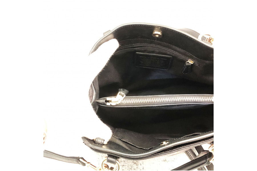 COACH(コーチ) パイソン柄ショルダーバッグのご紹介です！[2019.06.22