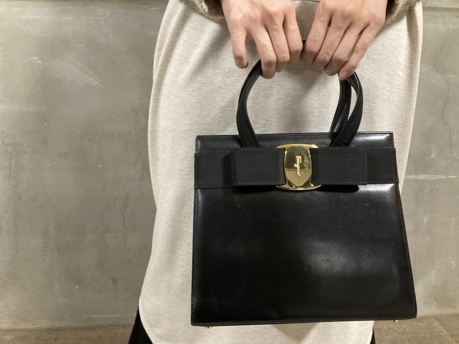 Salvatore Ferragamo/サルヴァトーレ フェラガモ】よりヴァラリボン