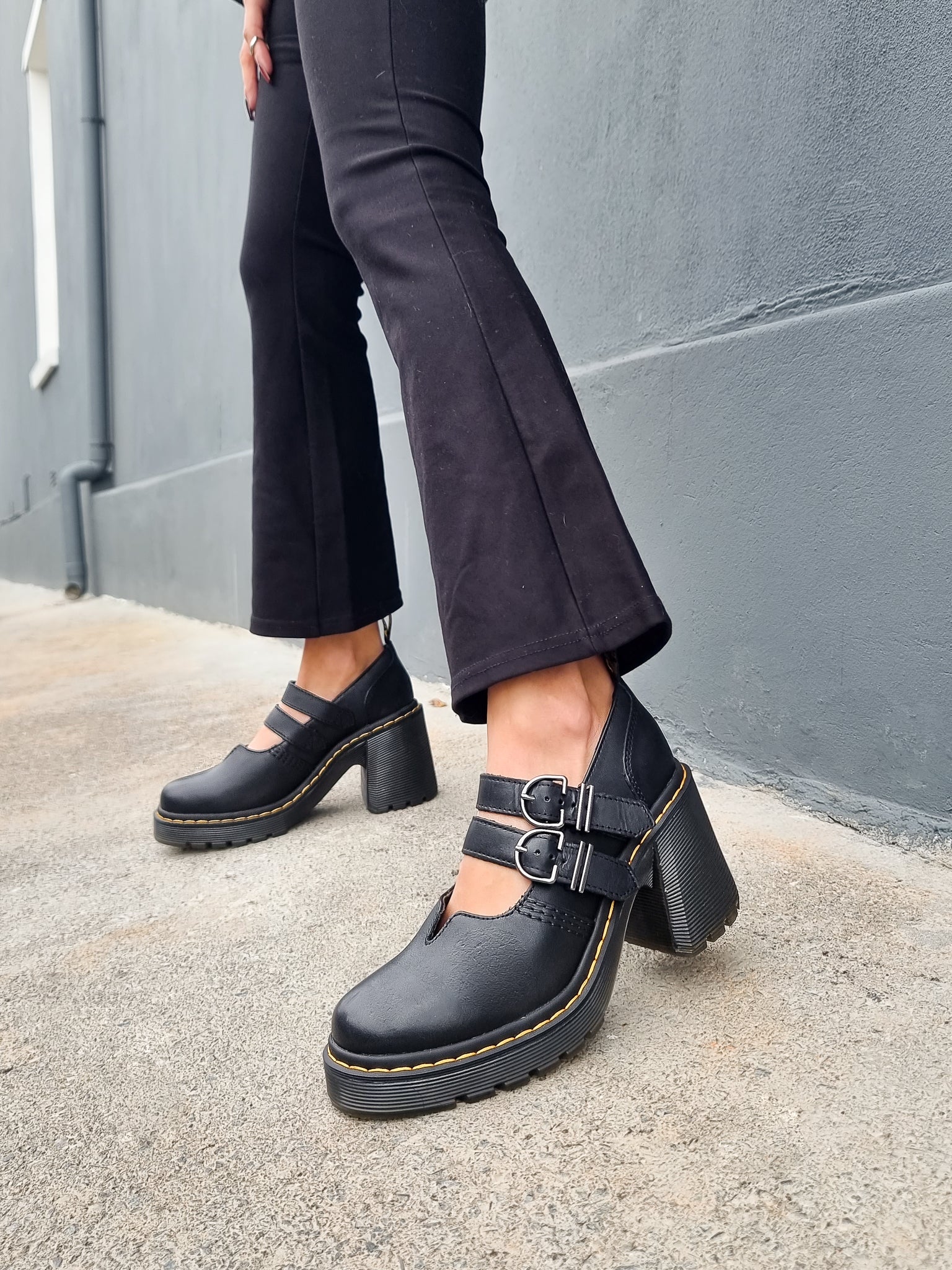 DR. MARTENS EVIEE BLACK – That Shoe Lady