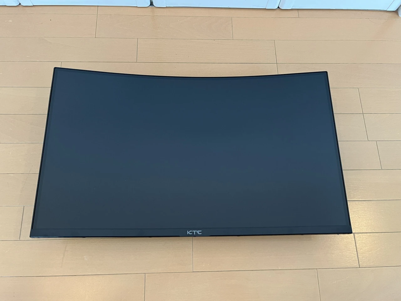 2万円台でWQHD・180Hz対応、高コスパ湾曲ゲーミングモニター『KTC