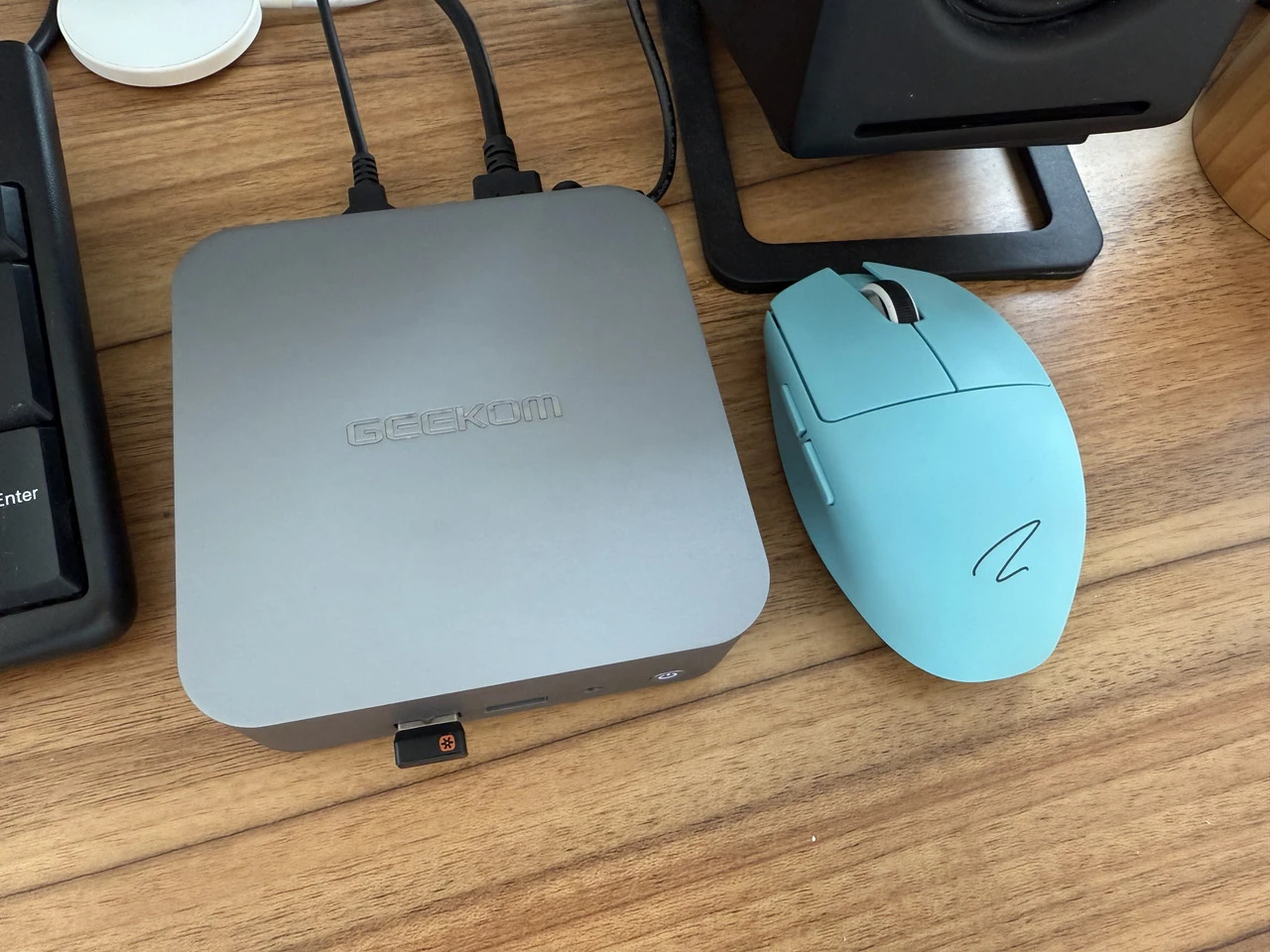 GEEKOM GT13 Pro』レビュー、USB 4 Gen 3搭載、高級感のあるデザインも