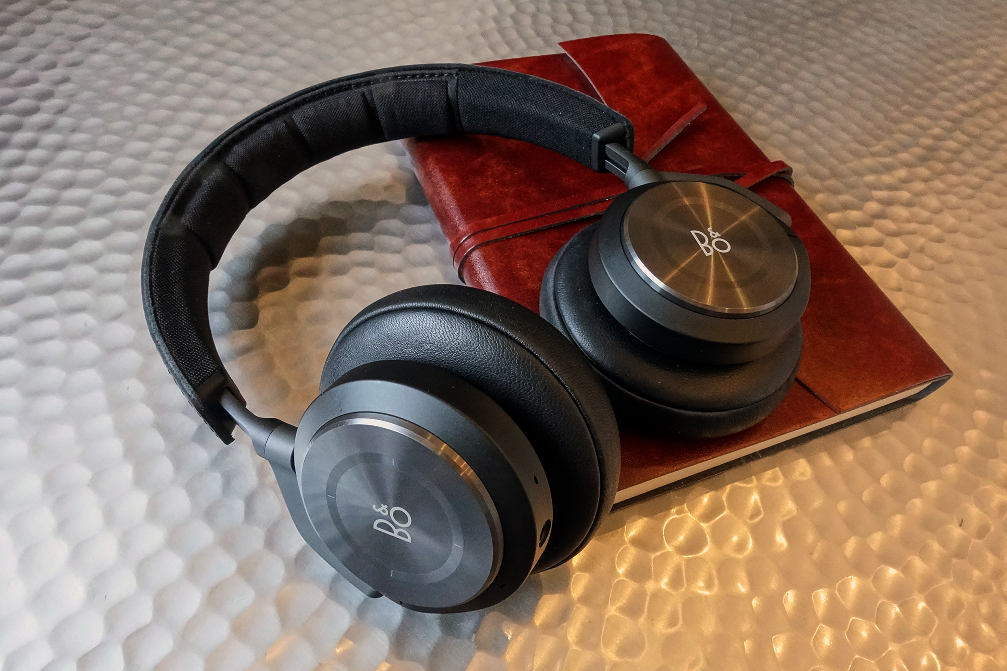 Bang&Olfsen Beoplay H9i (RIIZE アントン愛用) Bang&Olfsen Beoplay