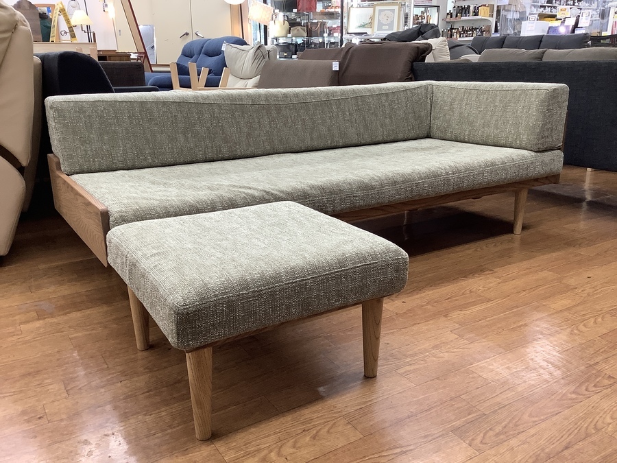 MOMO natural（モモナチュラル）2人掛けソファー片肘 オットマン付き