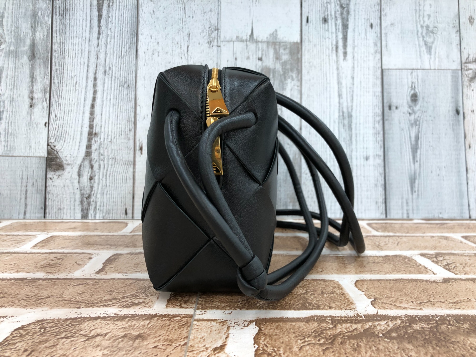 BOTTEGA VENETA】スモールカセットカメラバッグのご紹介です！！｜2022