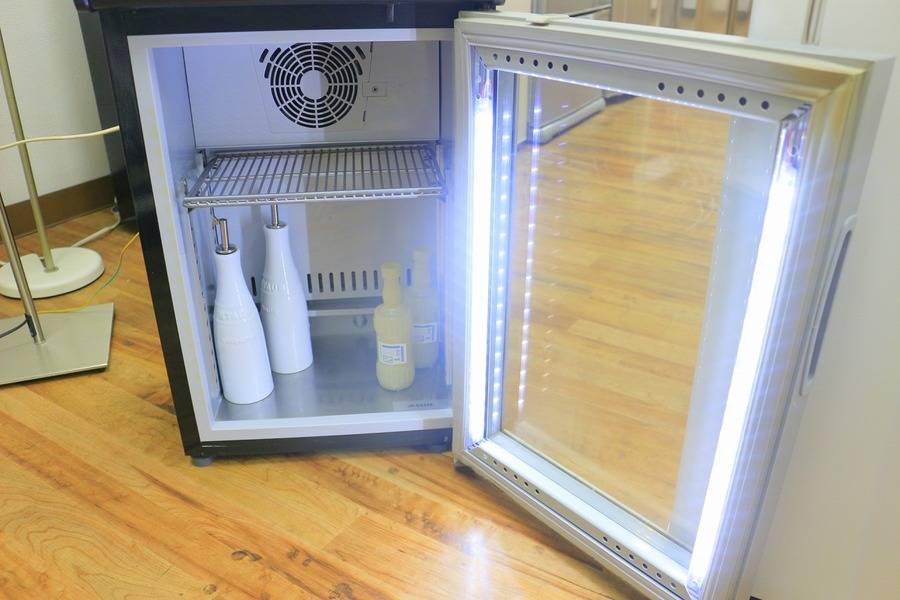 お部屋をもっとおしゃれに《コカ・コーラ》冷蔵ショーケースのご紹介