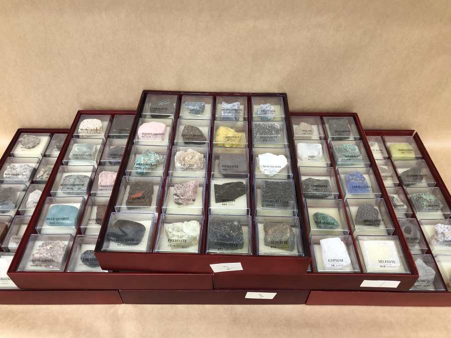 ディアゴスティーニ 地球の鉱物コレクション入荷しました♪【おゆみ野