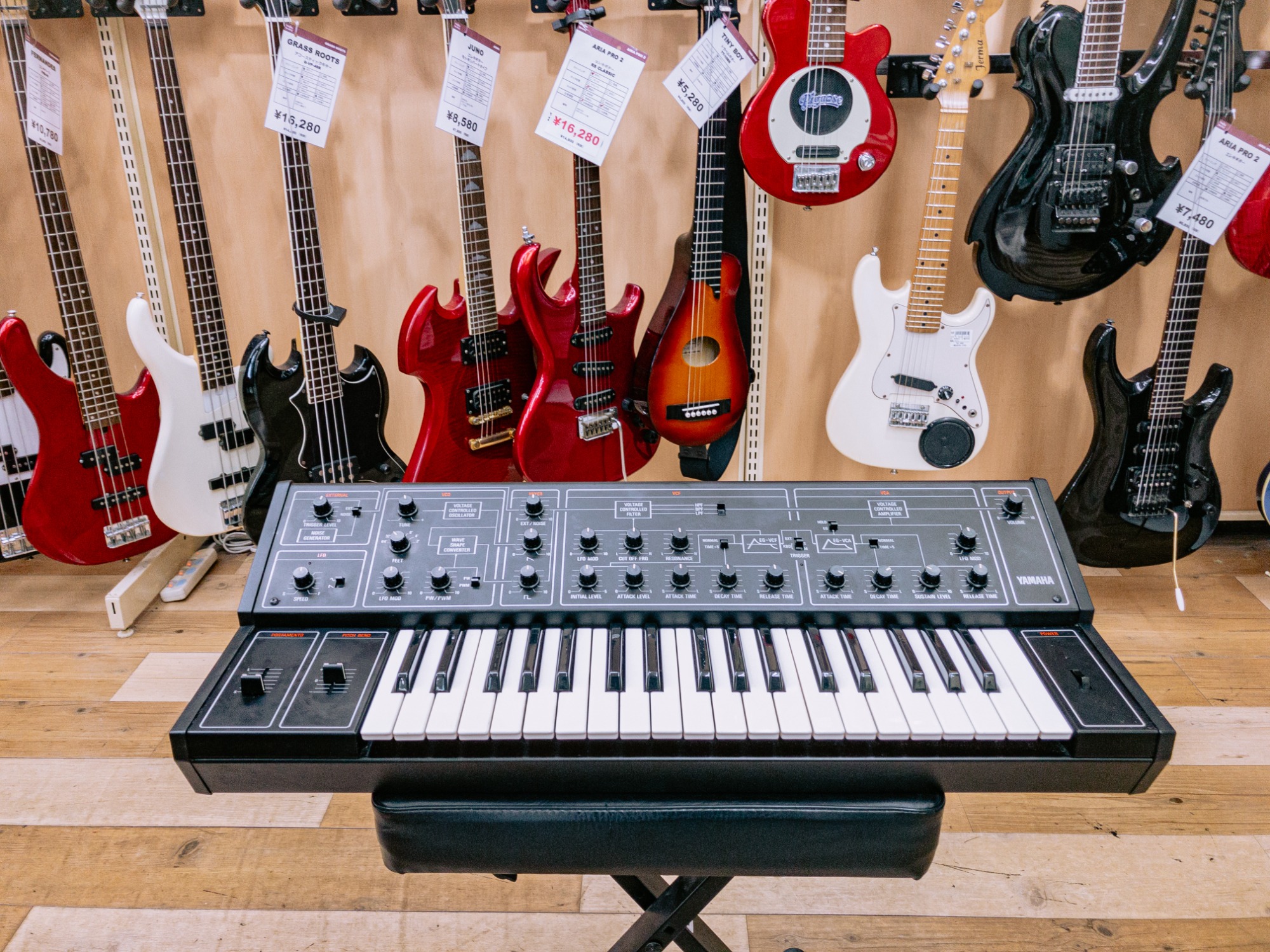 ヴィンテージのアナログモノシンセ入荷！ YAMAHA シンセサイザー CS-10