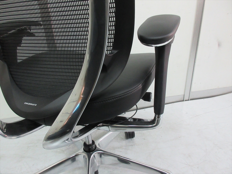 オカムラ コンテッサセコンダ 大型固定ヘッドレスト 座：革張り