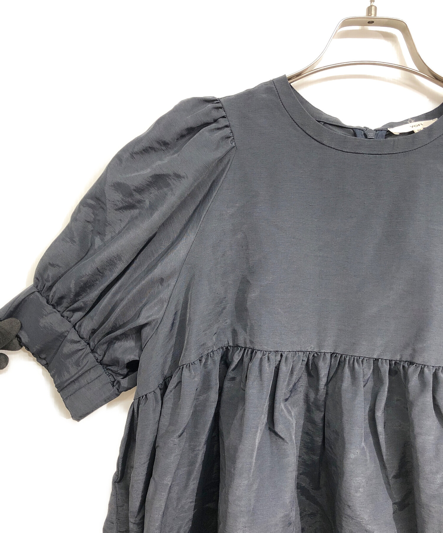 中古・古着通販】yori (ヨリ) ショートパフギャザーブラウス ネイビー