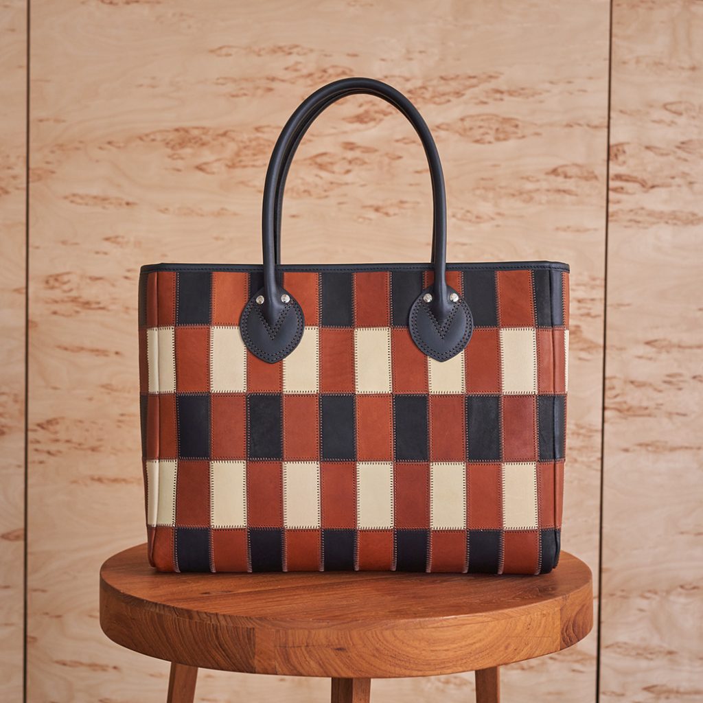 パッチワークで生み出すチェック柄トート＆ショルダー – 革・レザー