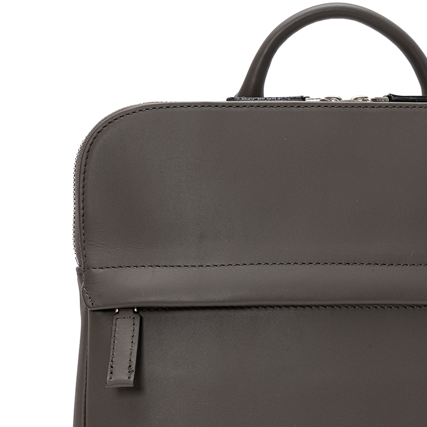 容量・用途別】仕事で使える本革ビジネスリュック比較 – 革・レザー