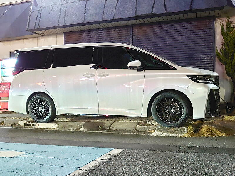 新型ヴェルファイアにスタッドレスタイヤセットをやっと装着 | 40系