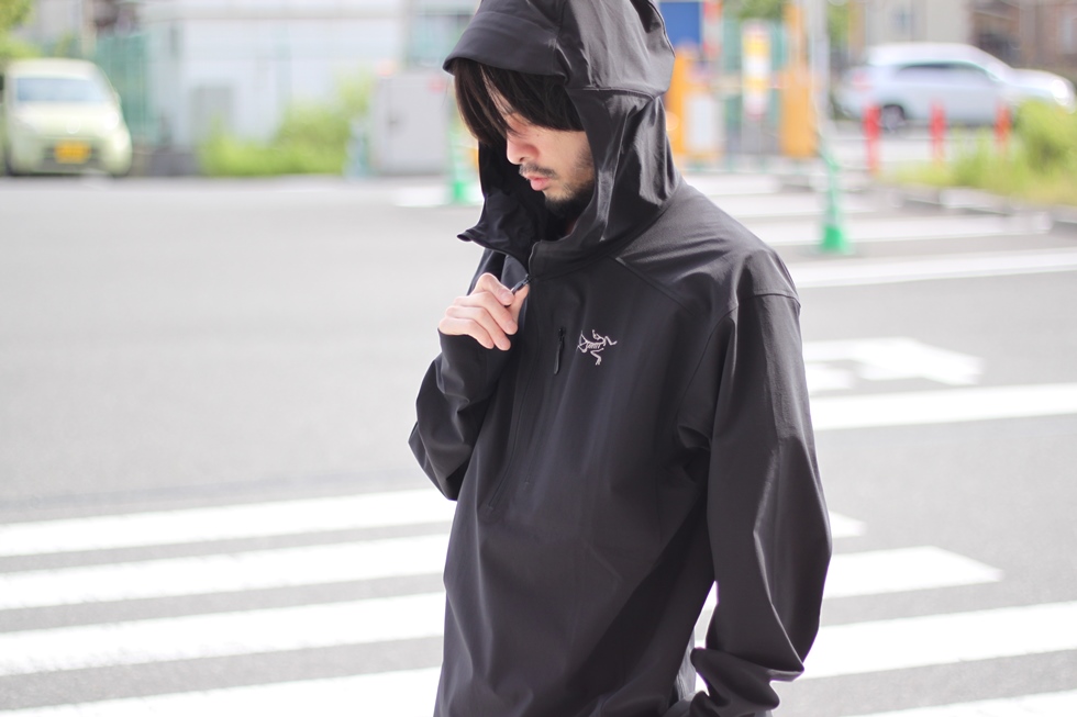 夜のライドも快適なARC'TERYX Anorak | TWOPEDAL (ツーペダル)