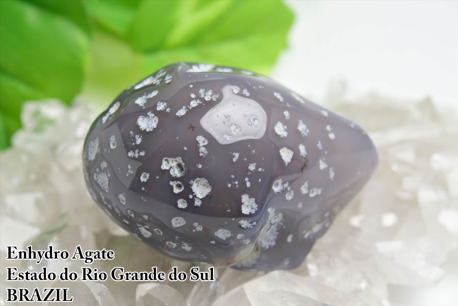 水入り瑪瑙 メノウ｜たっぷり水入り｜エンハイドロアゲート