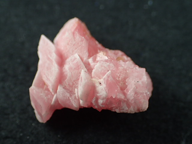 最高品質菱マンガン鉱 (Rhodochrosite) 北海道小平郡小平町稲倉石稲倉